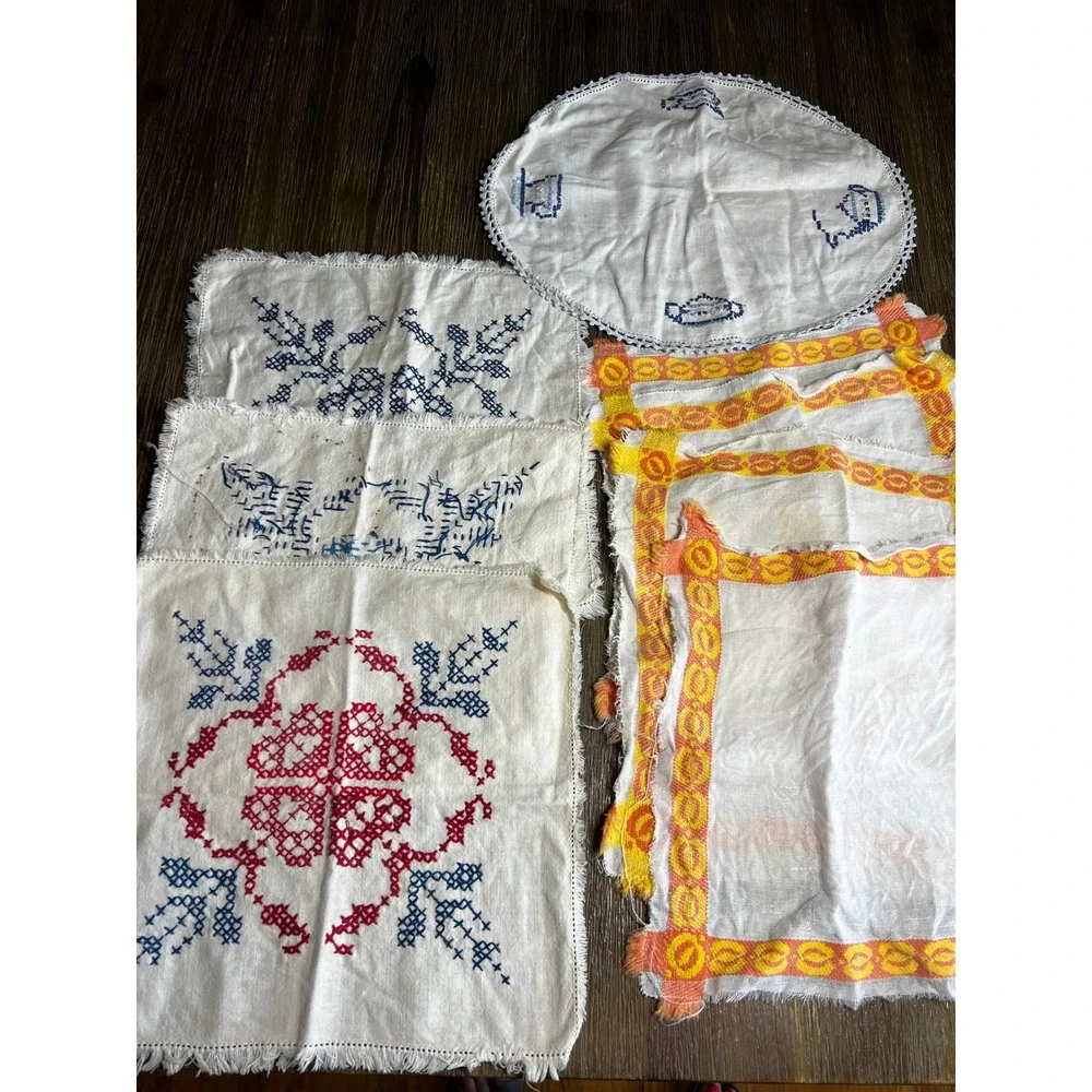 Vintage Linen Lot Cross Stitch Embroidered Napkins Doily Fringed Textiles 10pc